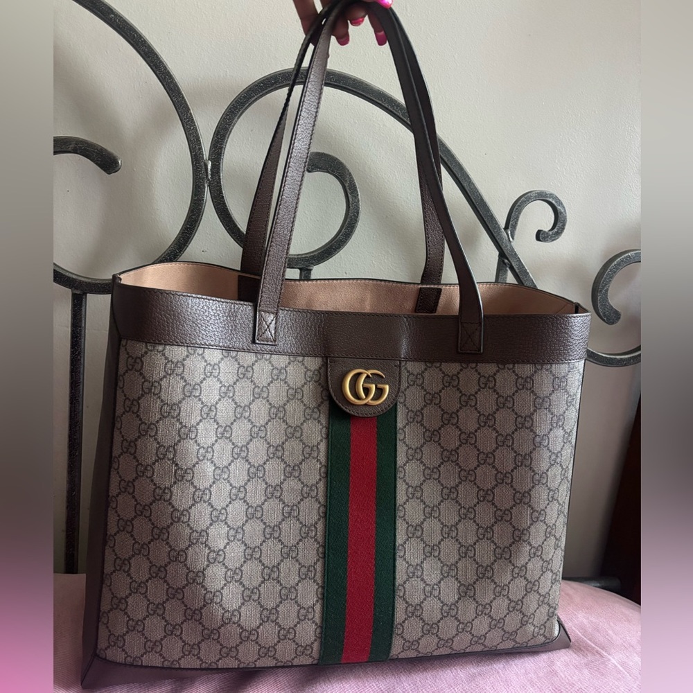 Gucci Ophidia GG Supreme Tote Bag